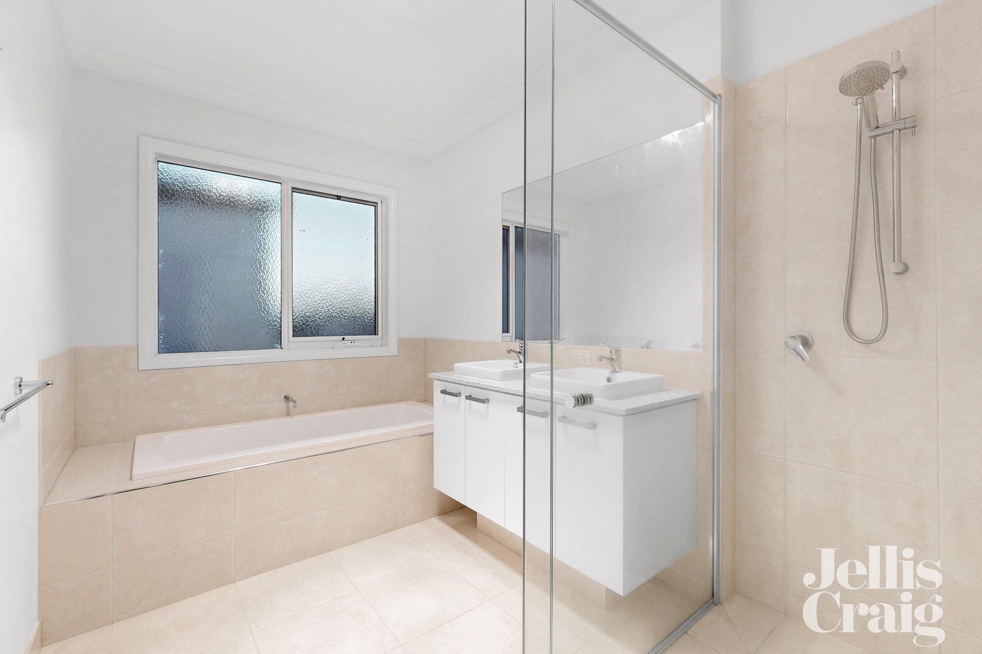 2/5 Dunure Court, Balwyn image 8