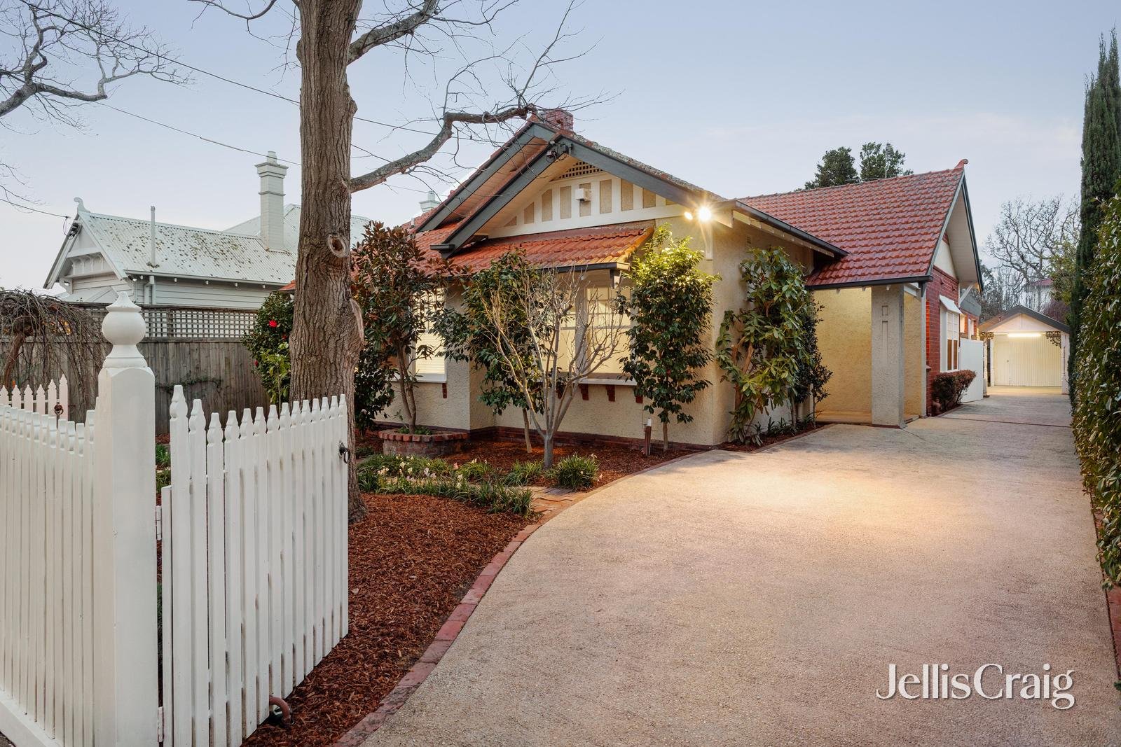 25 Durham Road, Surrey&nbsp;Hills image 1