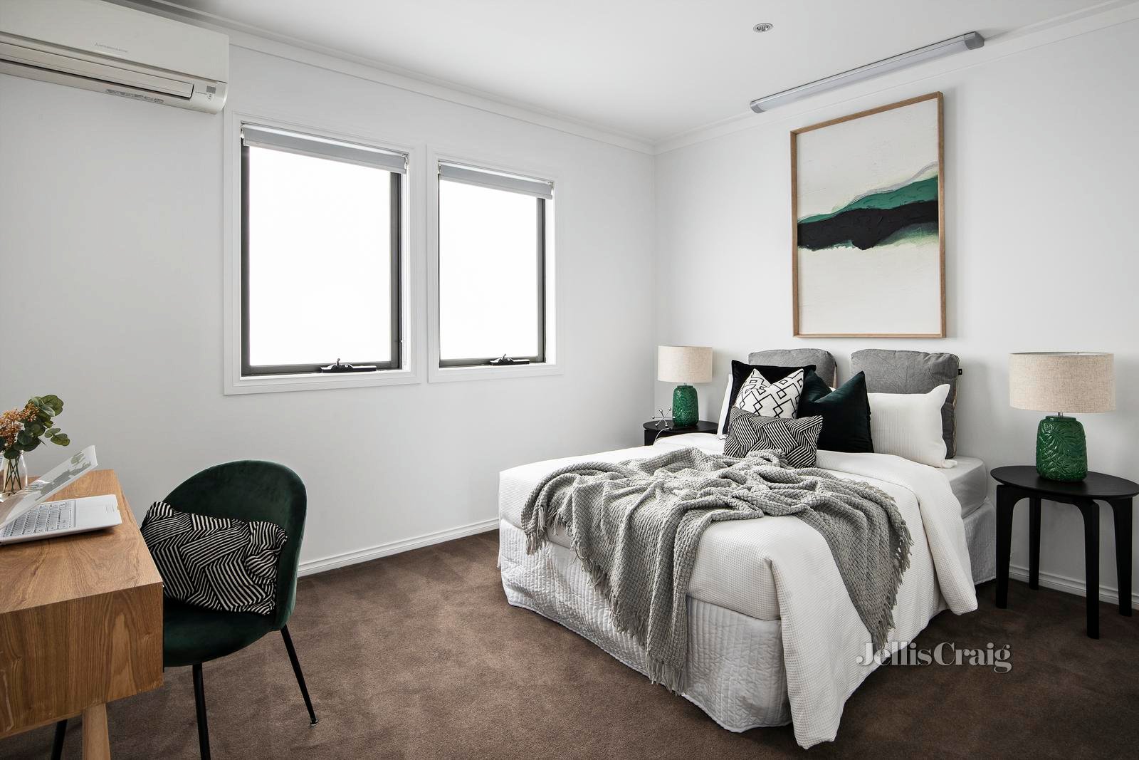 2/5 Edward Court, Ivanhoe image 8