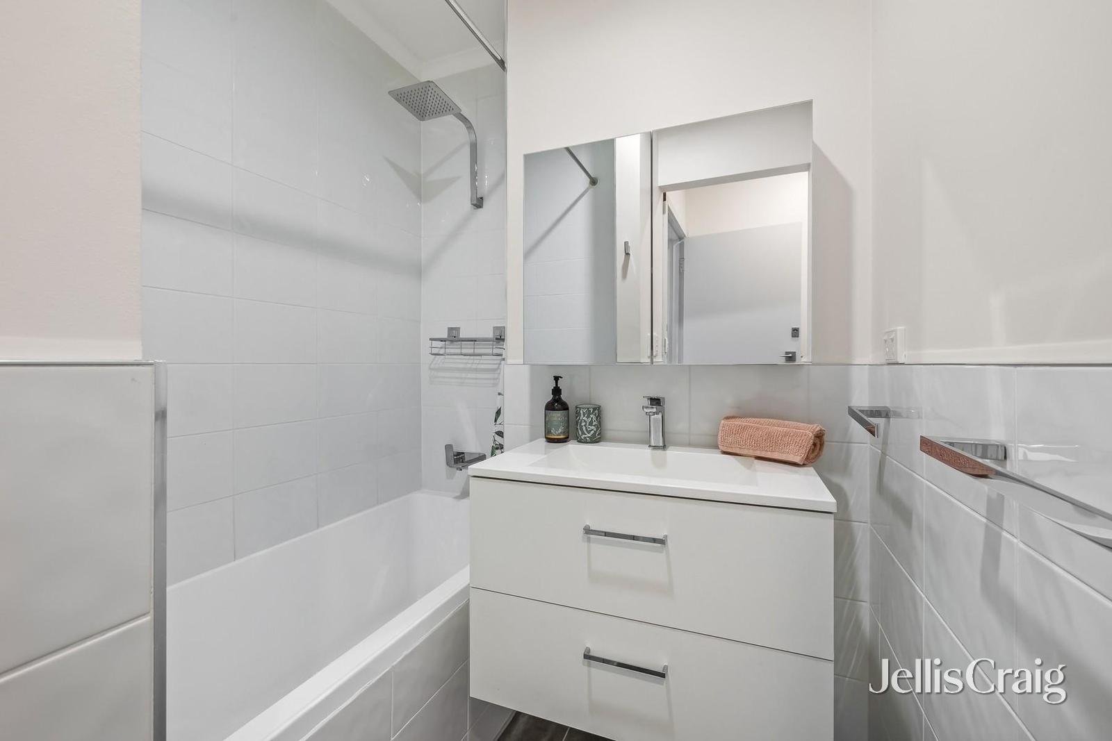 2/5 Evans Street, Fairfield image 10