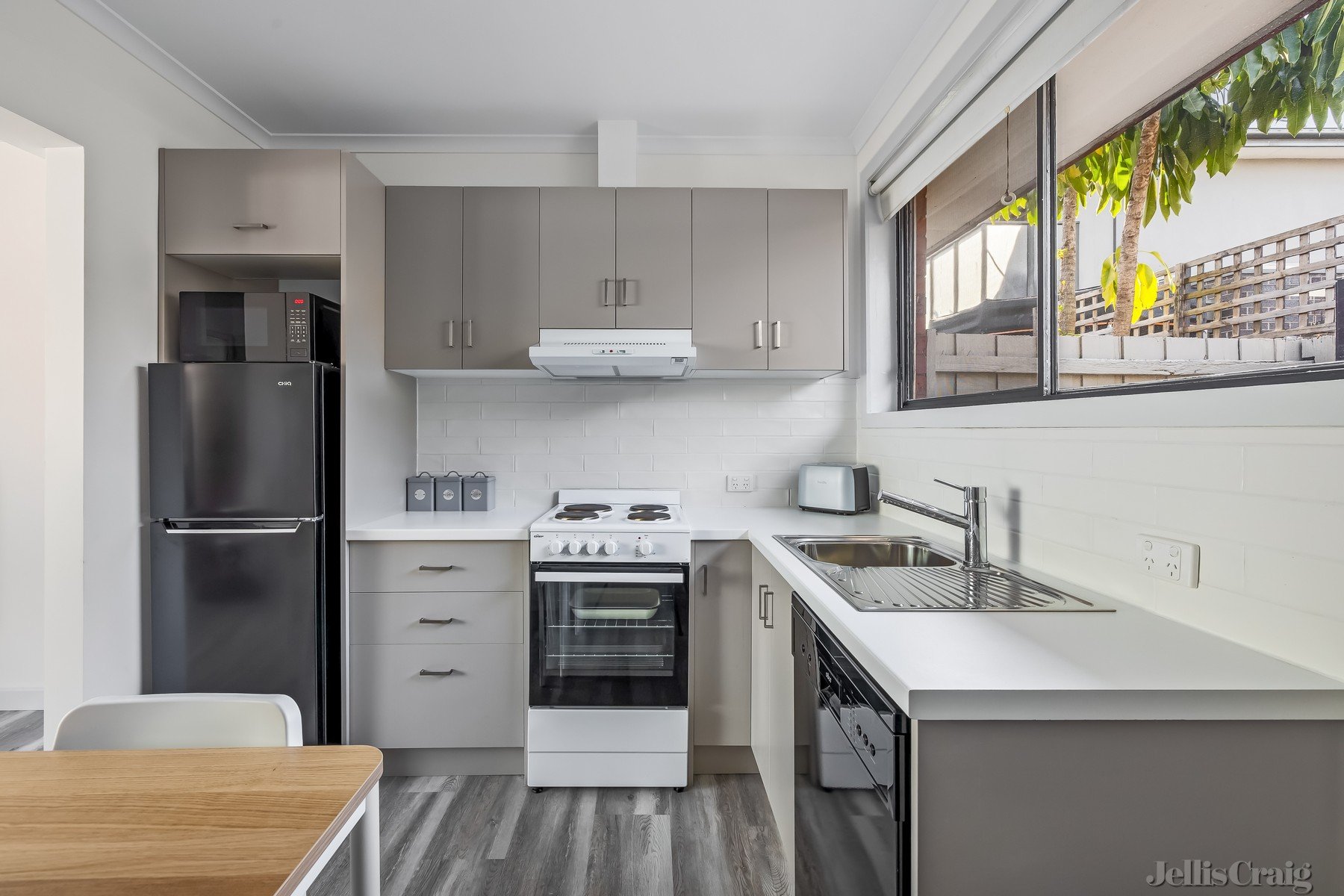 2/5 Evans Street, Fairfield image 1