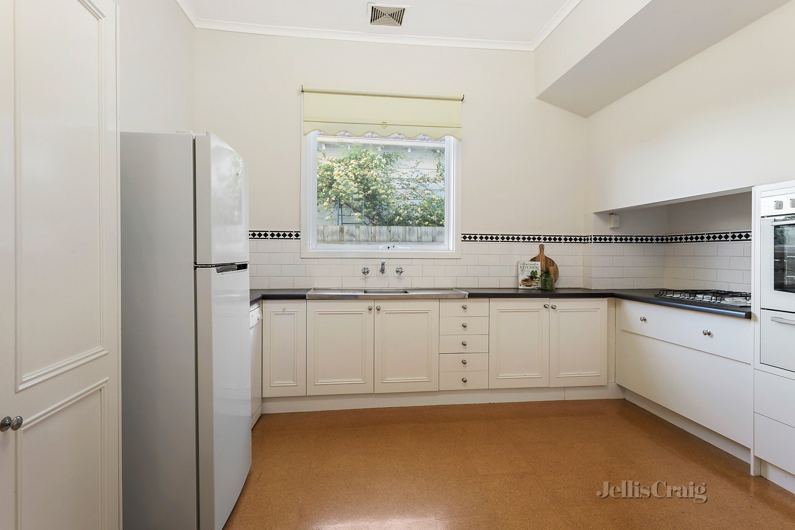 25 Exhibition Street, Mckinnon image 3