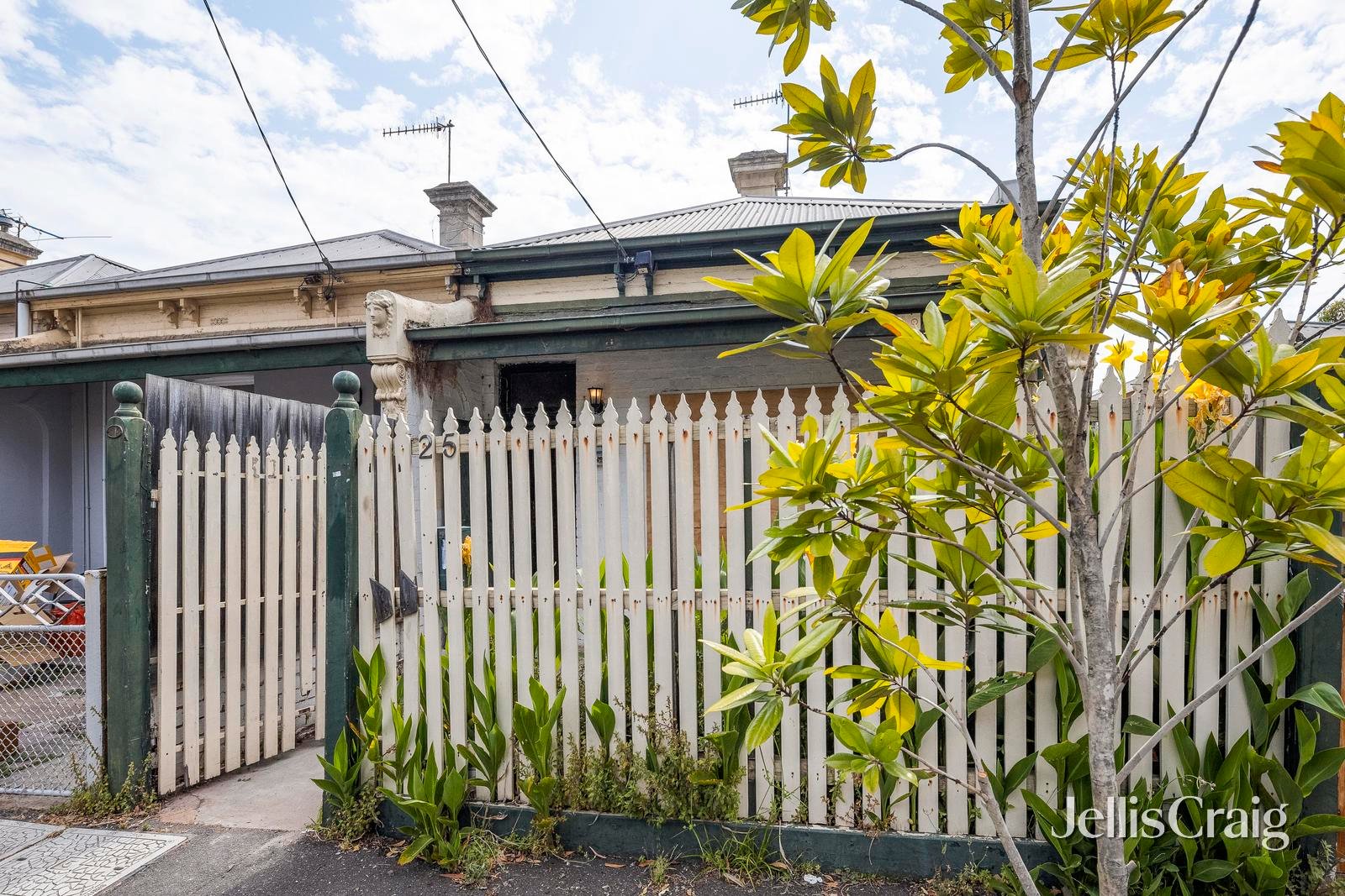 25 Fairchild Street, Abbotsford image 2
