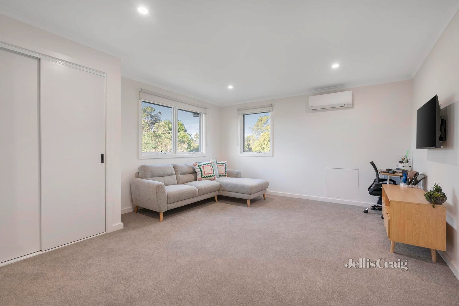 25 Farnham Avenue, Wheelers Hill image 7