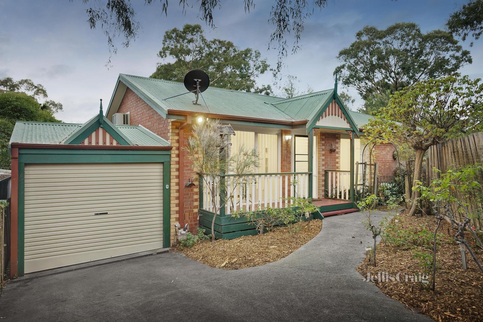 2/5 Flint Street, Eltham image 1