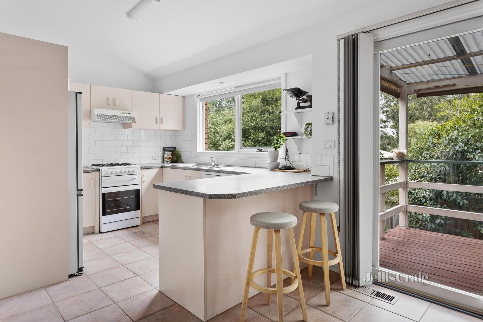 2/5 Flint Street, Eltham image 5