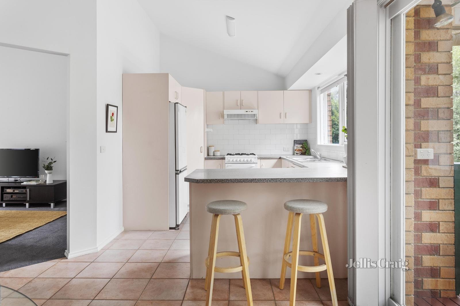 2/5 Flint Street, Eltham image 6