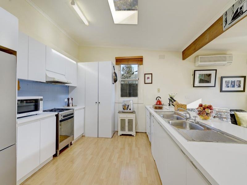 25 Foley Street, Kew image 3