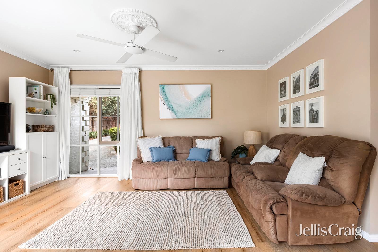 2/5 Fricker Avenue, Greensborough image 8