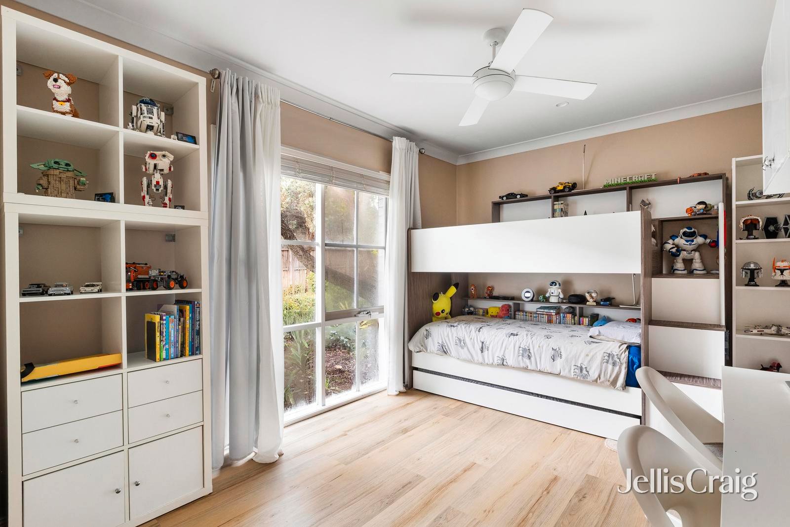 2/5 Fricker Avenue, Greensborough image 12