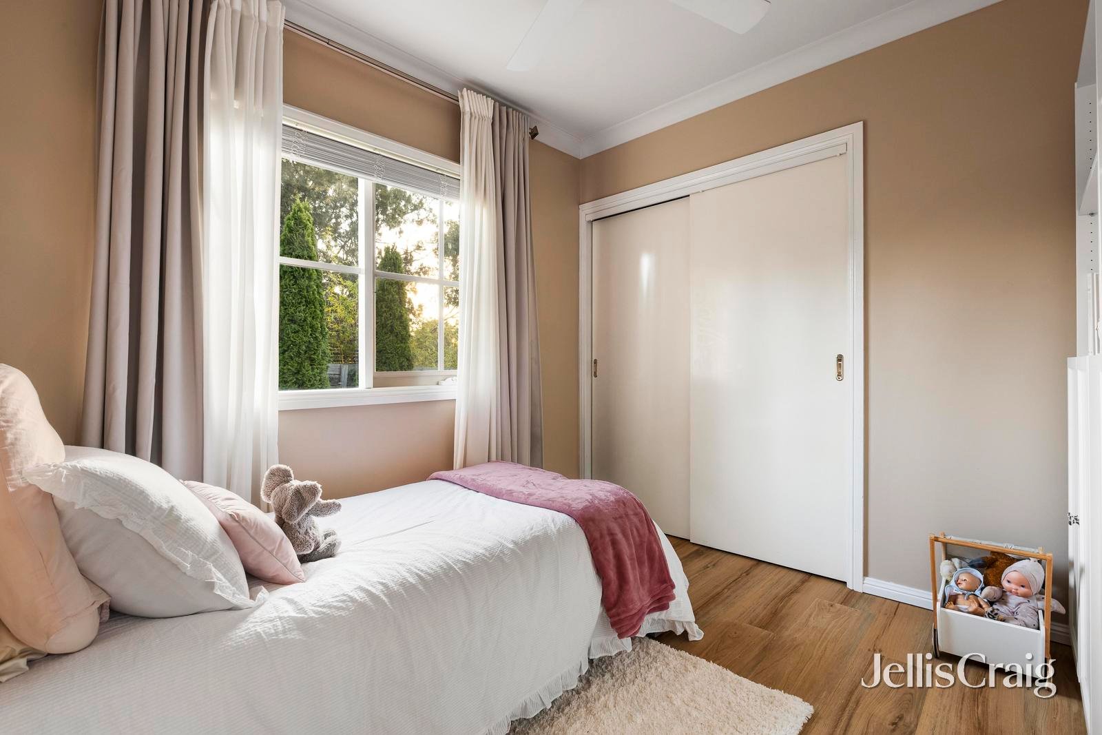 2/5 Fricker Avenue, Greensborough image 14