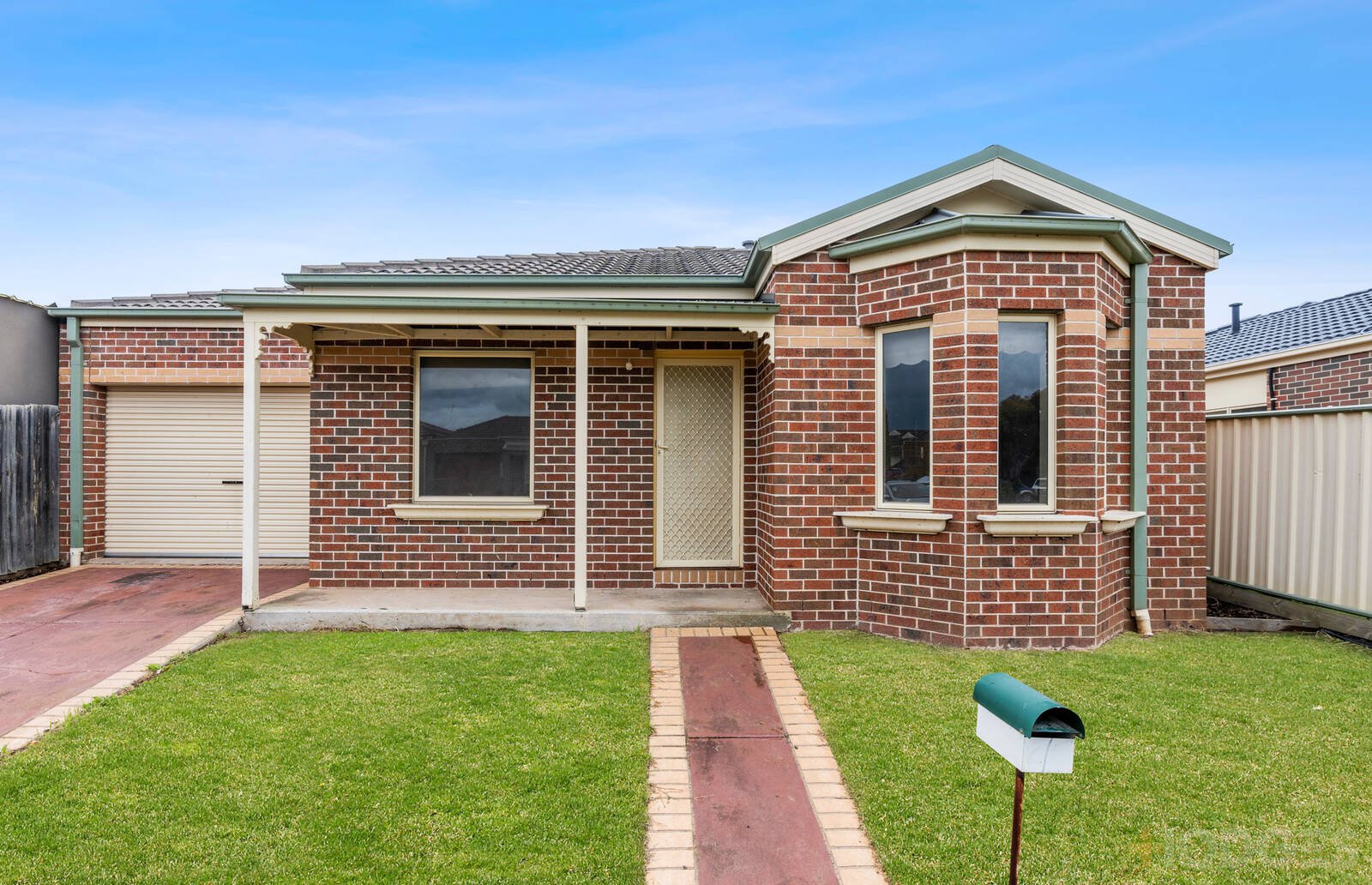 2/5 Gill Place, Hoppers Crossing image 1