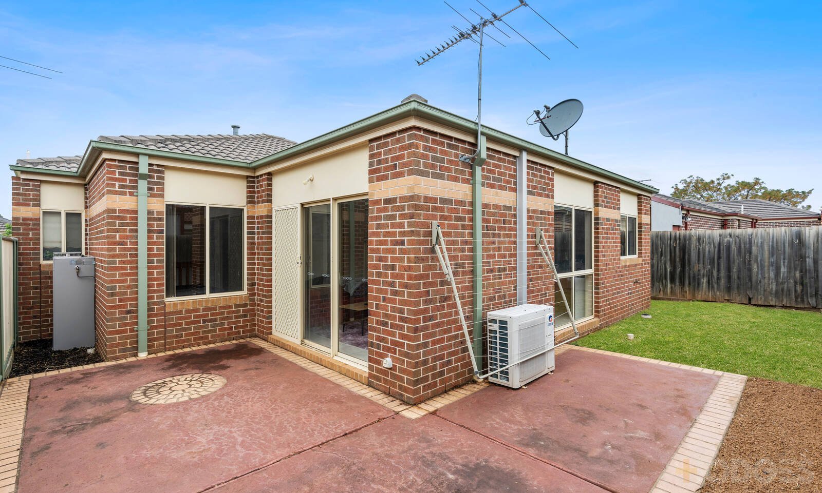 2/5 Gill Place, Hoppers Crossing image 6