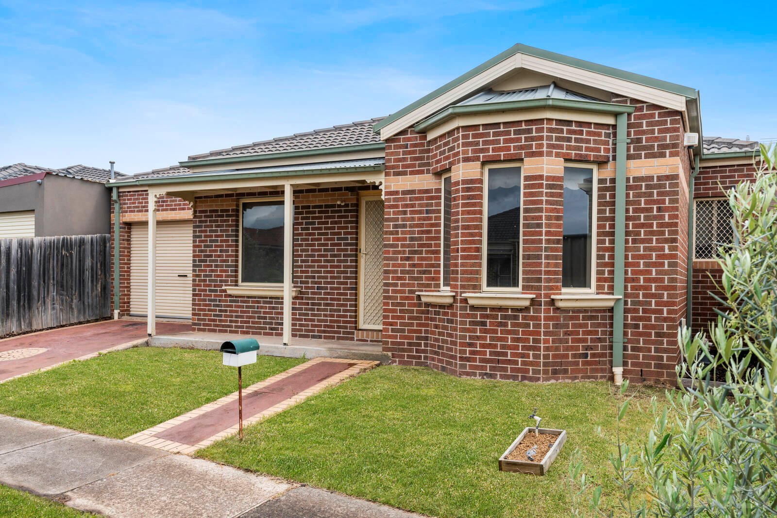 2/5 Gill Place, Hoppers Crossing image 7