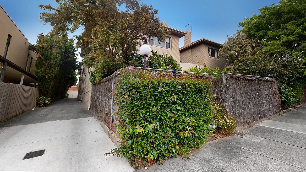 2/5 Glenroy Road, Hawthorn image 1