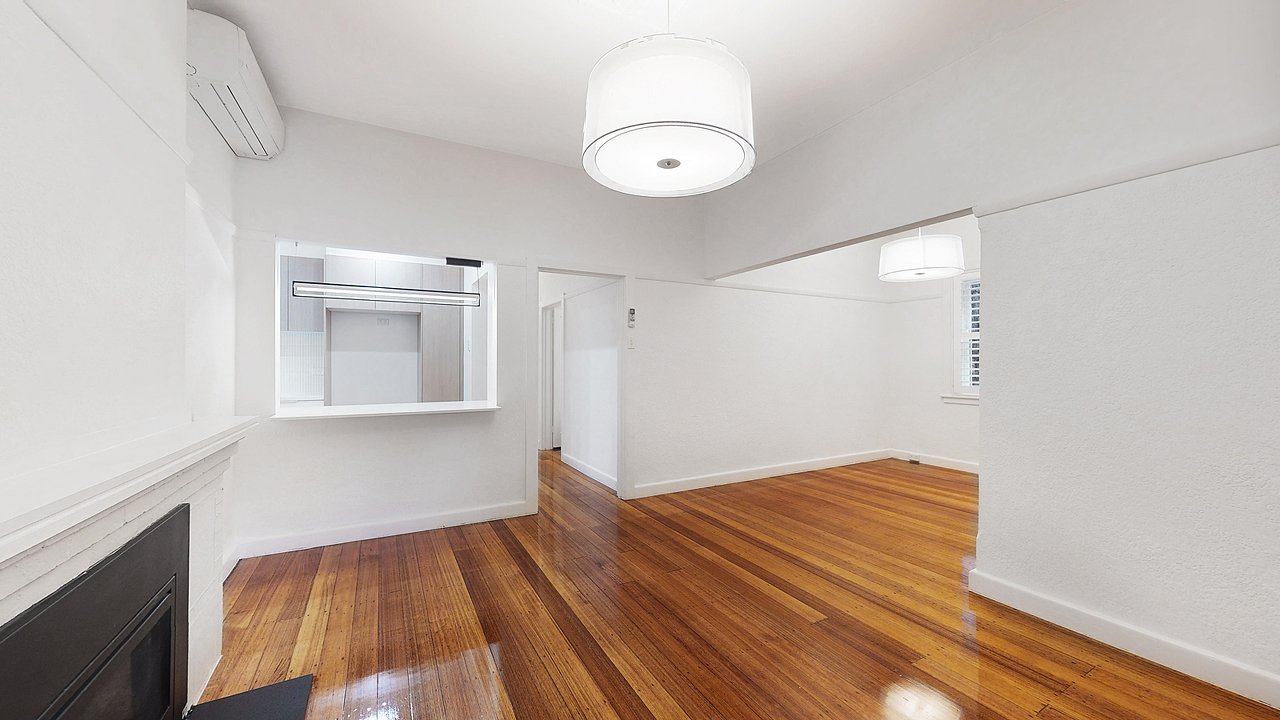2/5 Glenroy Road, Hawthorn image 2