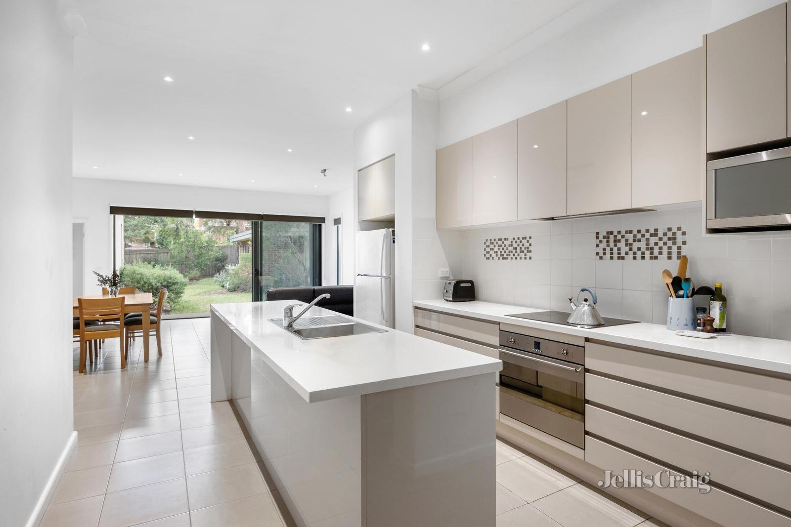 25 Gowar Avenue, Camberwell image 4