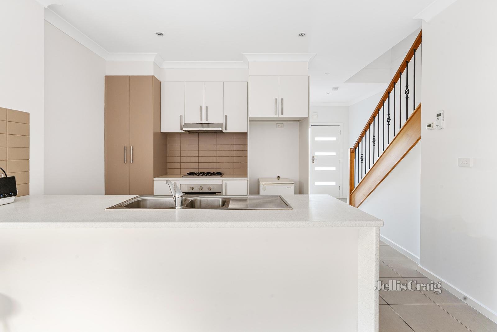 2/5 Grace Street, Watsonia image 2