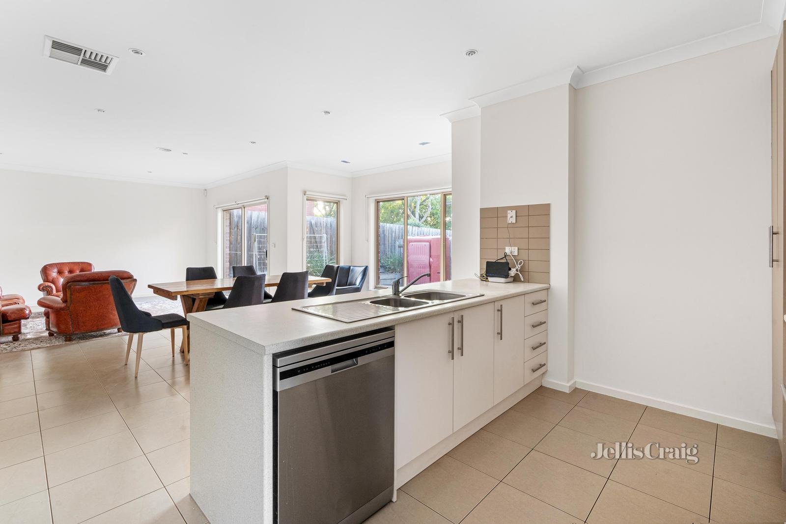 2/5 Grace Street, Watsonia image 4