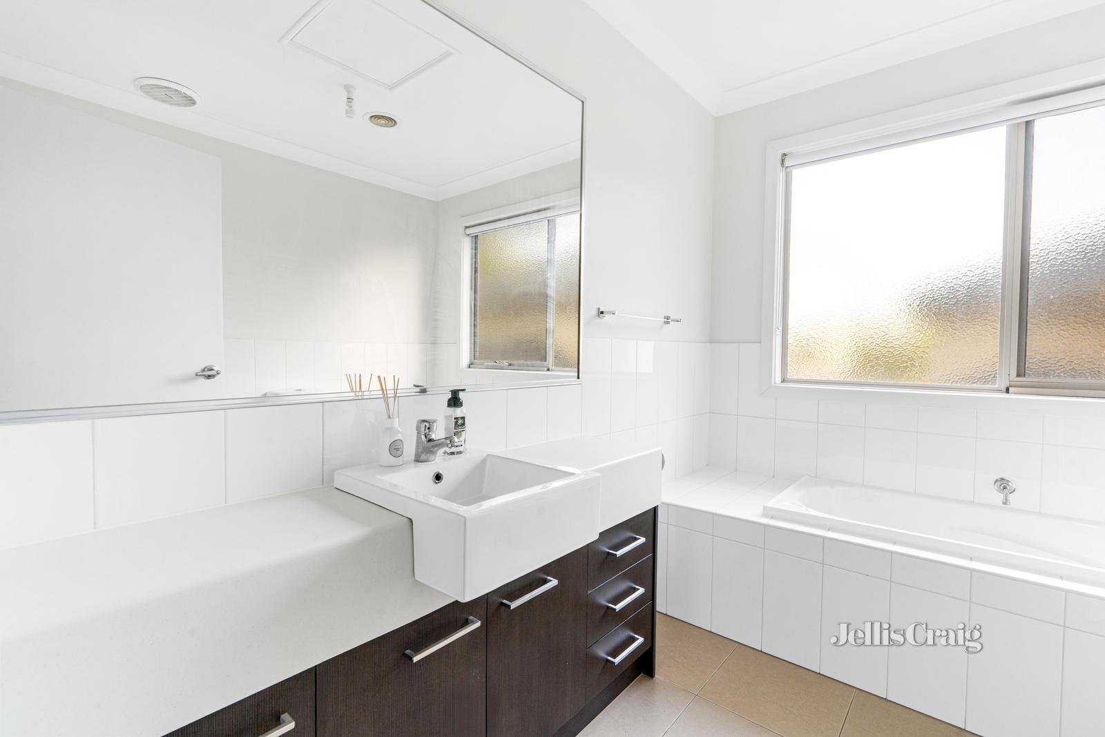 2/5 Grace Street, Watsonia image 11