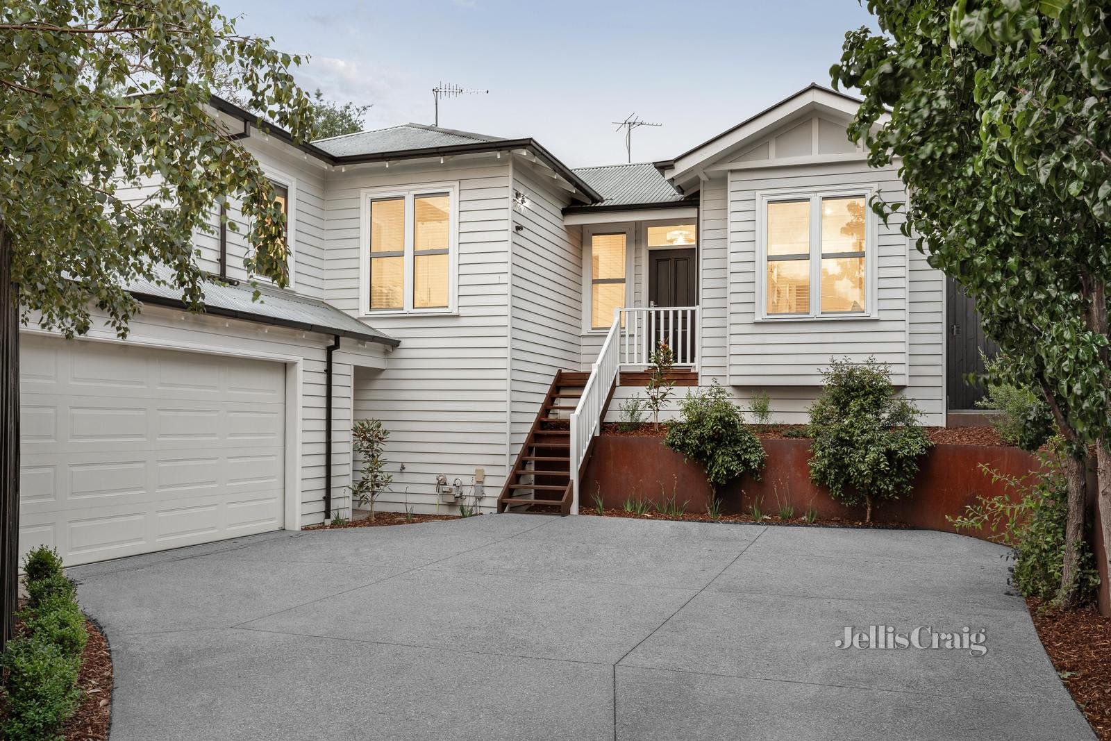 2/5 Graeme Avenue, Montmorency image 1