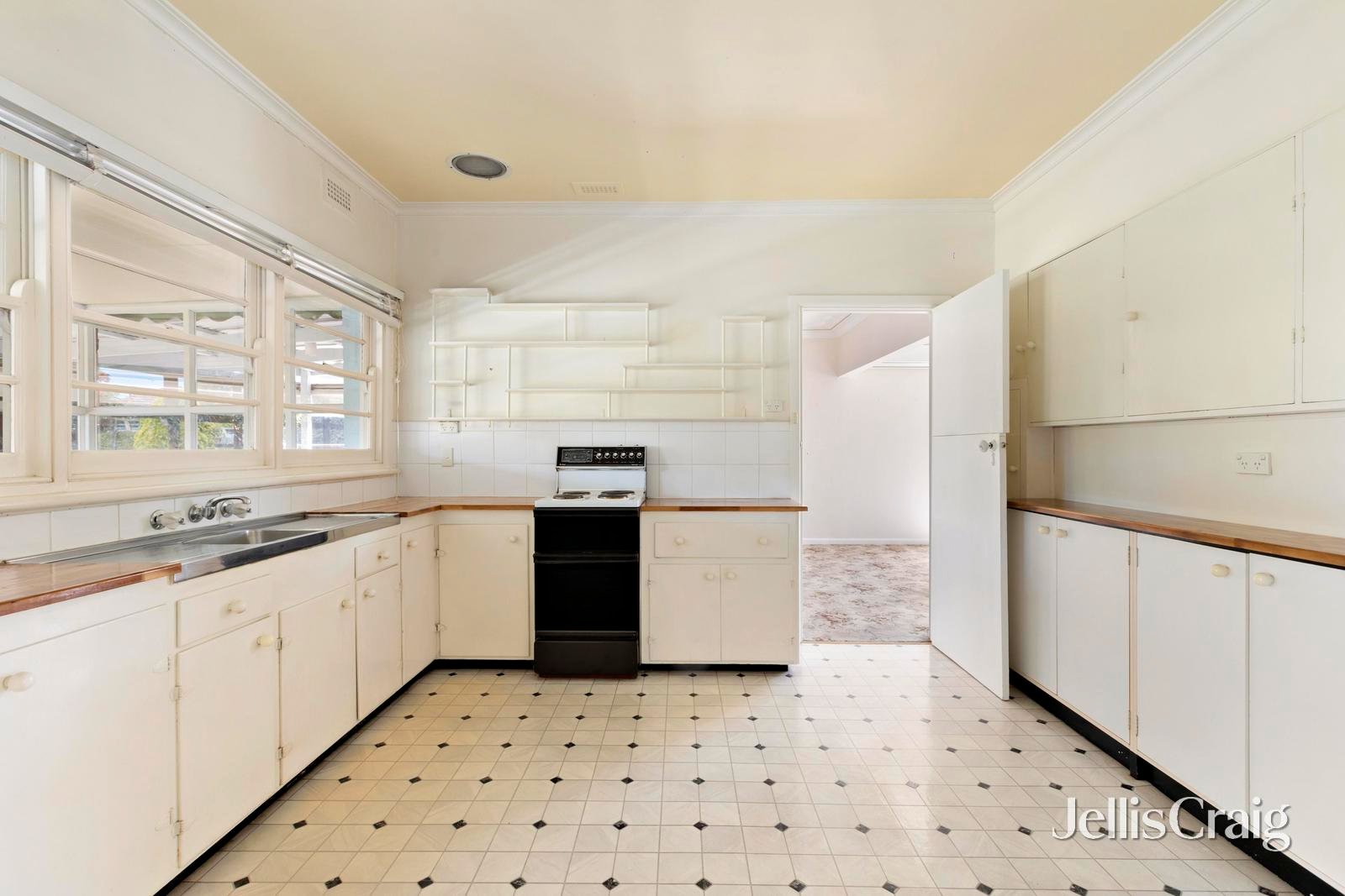 25 Grammar Street, Strathmore image 5