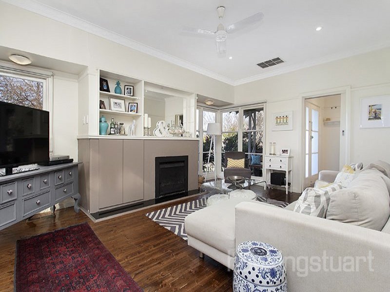 25 Grandview Road, Box Hill South image 2
