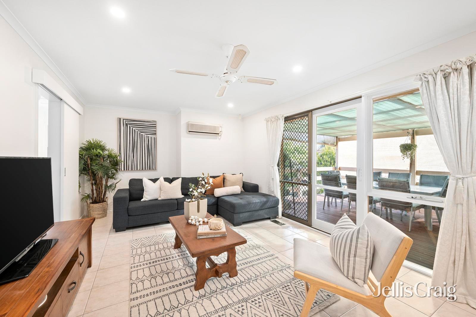 25 Great Oak Court, Mooroolbark image 2