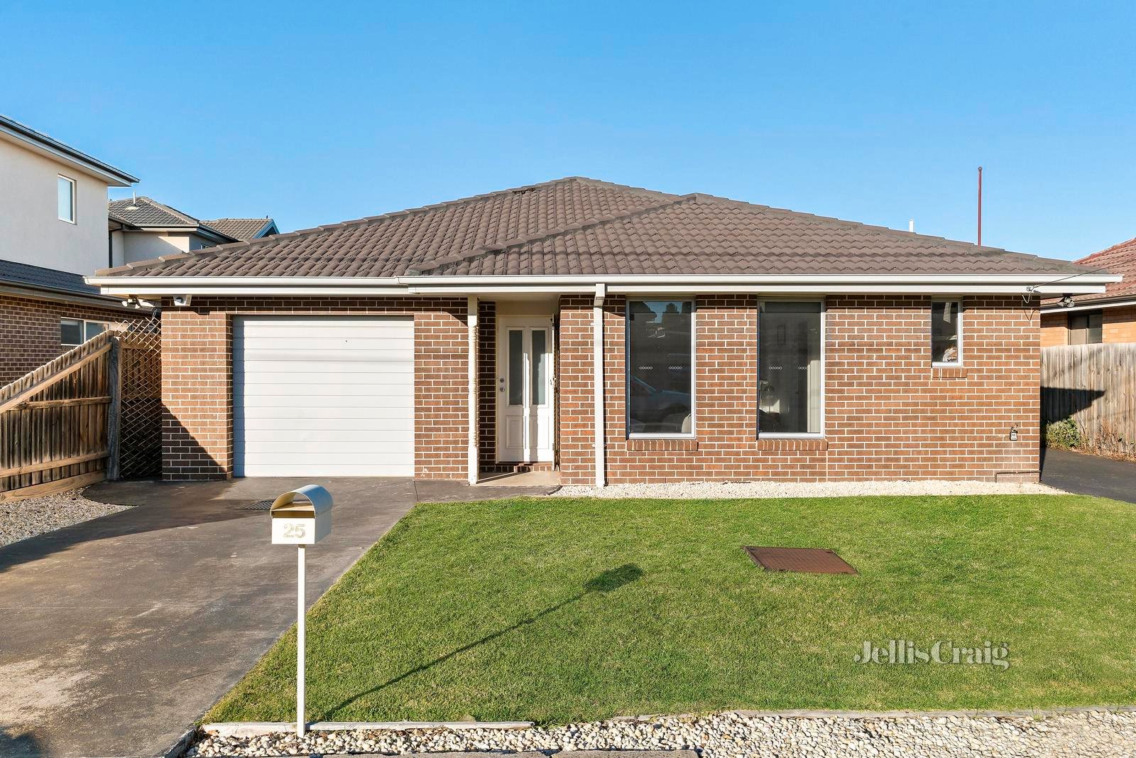 25 Green Street, Airport West image 1