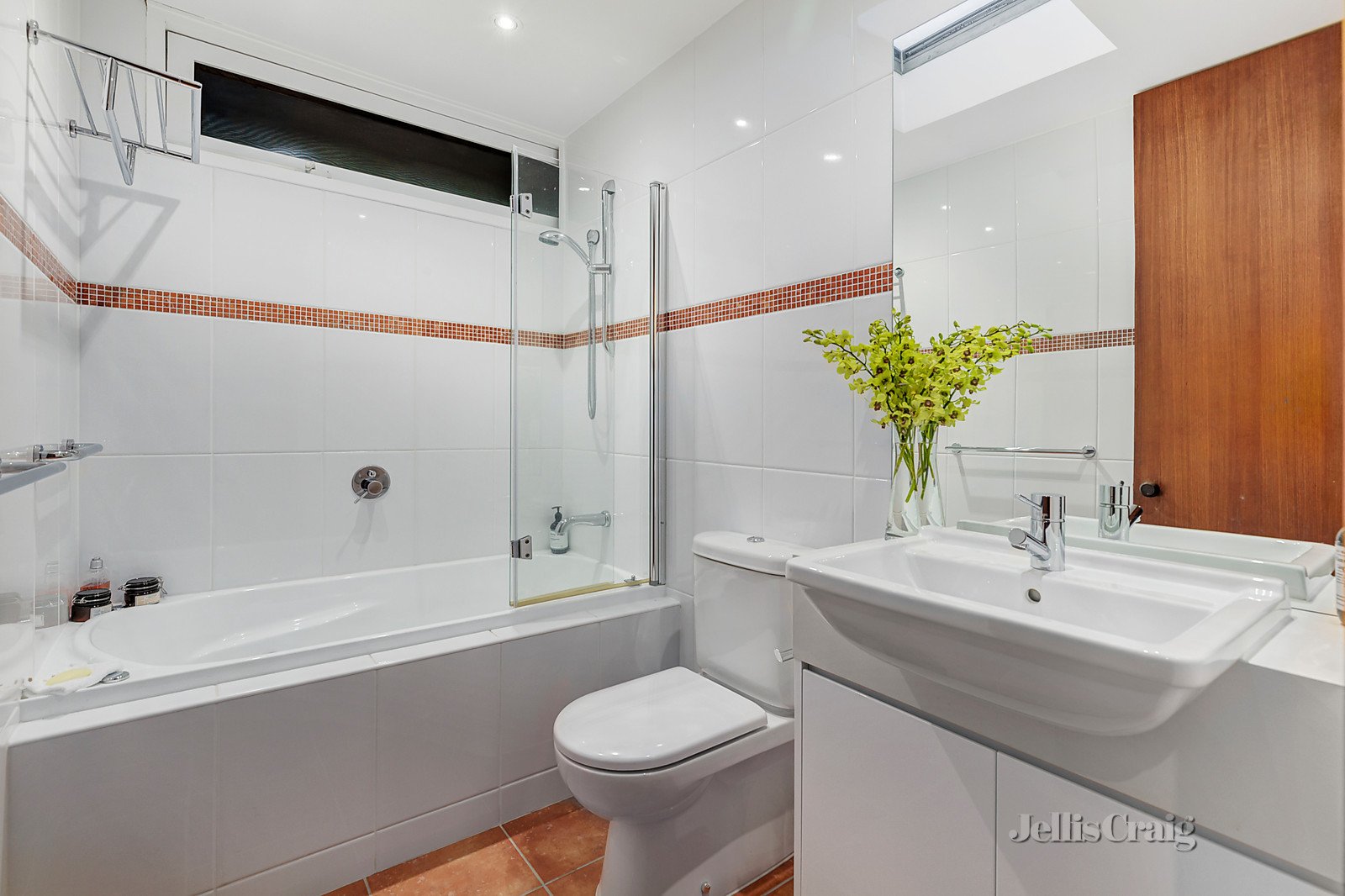 25 Greenways Road, Glen Waverley image 6