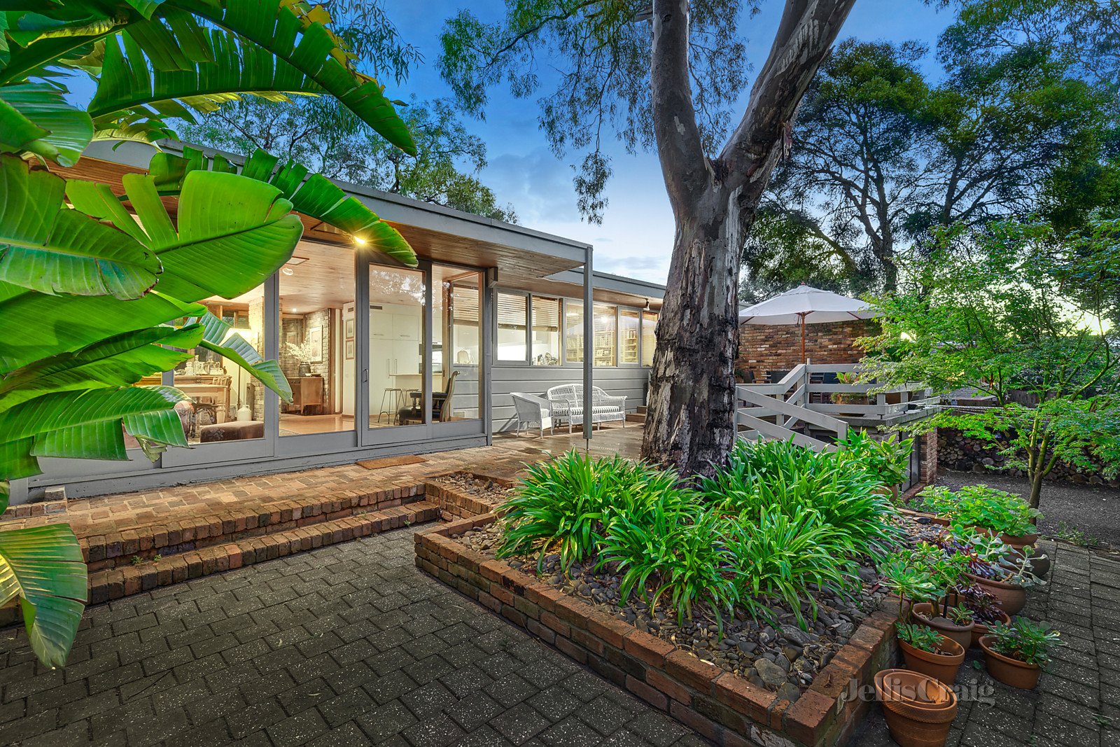 25 Greenways Road, Glen Waverley image 8