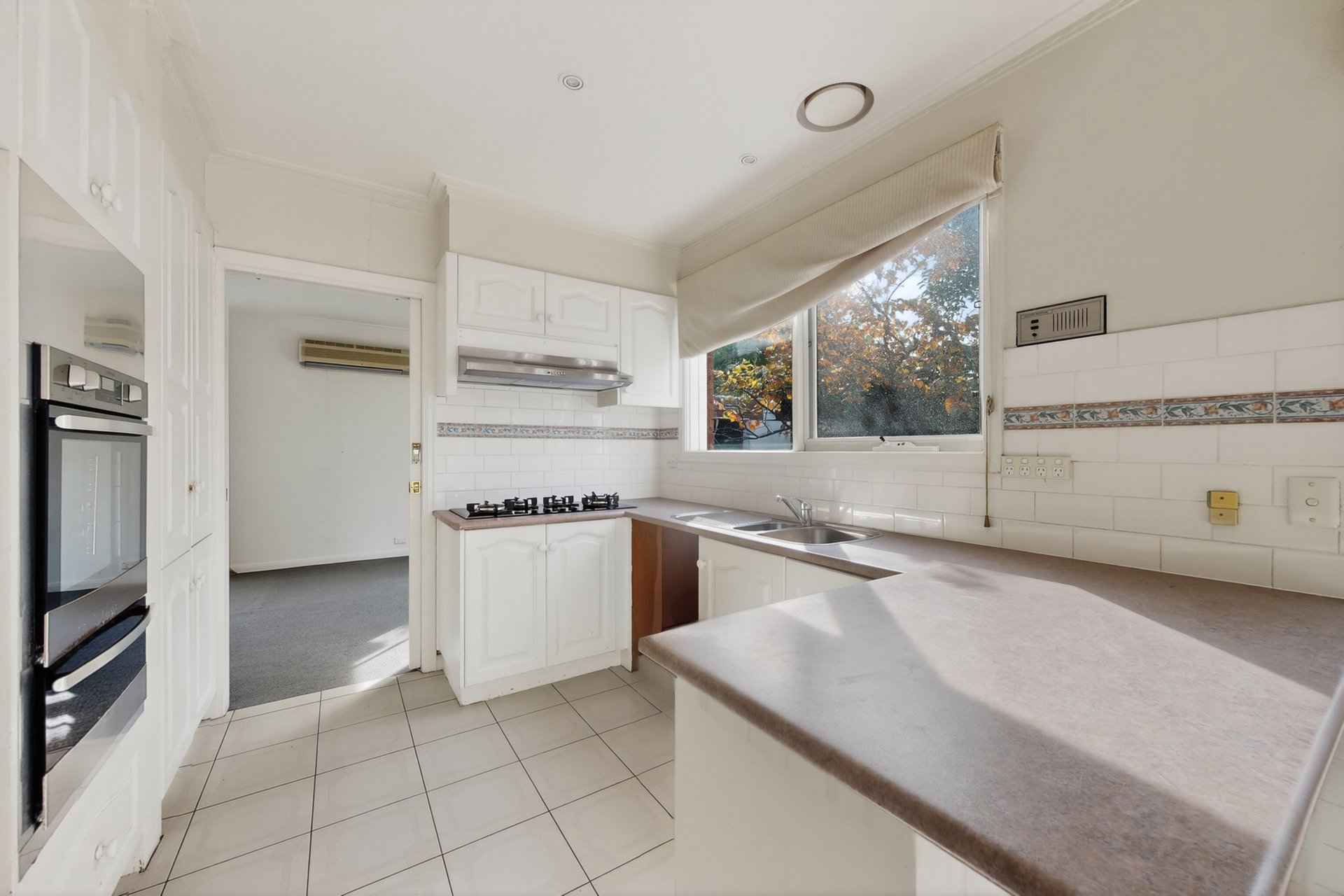 2/5 Halley Avenue, Camberwell image 4