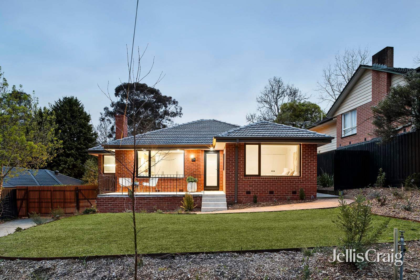 25 Heathwood Street, Ringwood East image 2