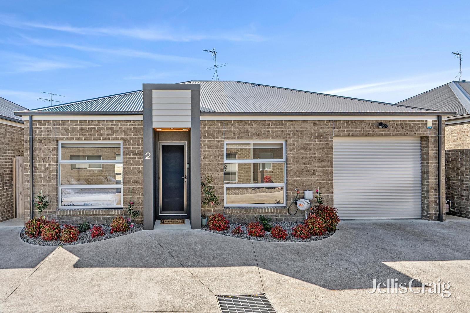 2/5 Helms Street, Newcomb image 1