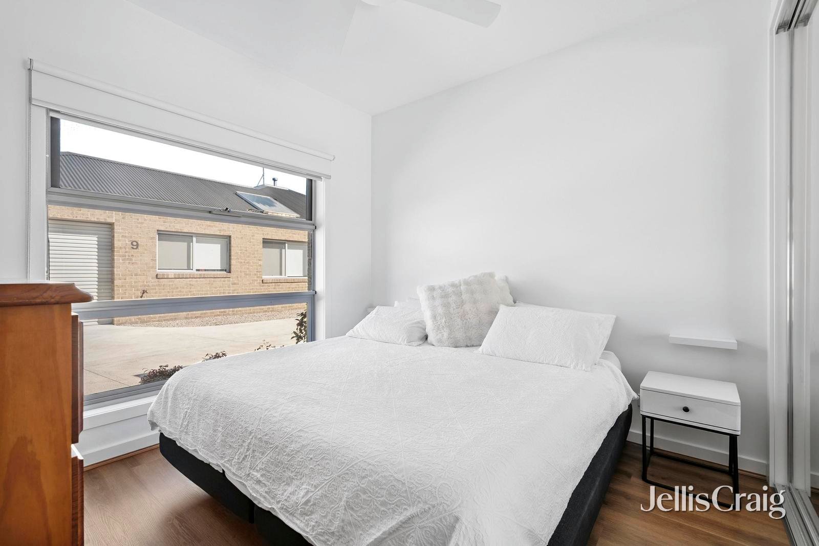 2/5 Helms Street, Newcomb image 5