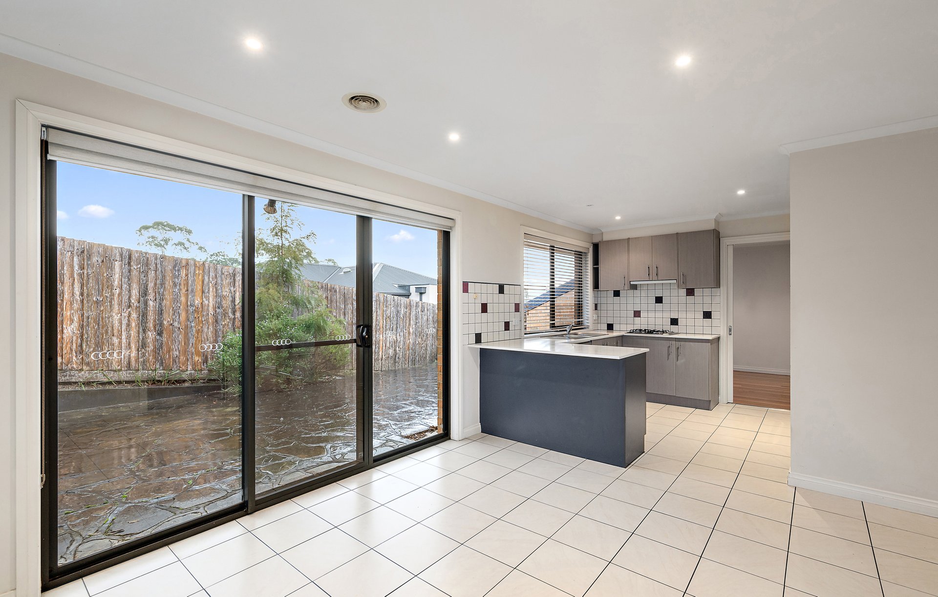 2/5 Humber Road, Croydon North image 2