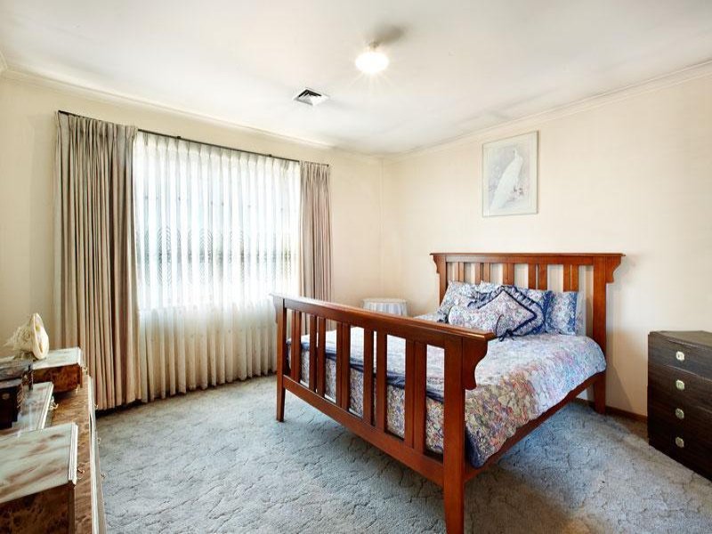 25 Irymple Avenue, Glen Iris image 6