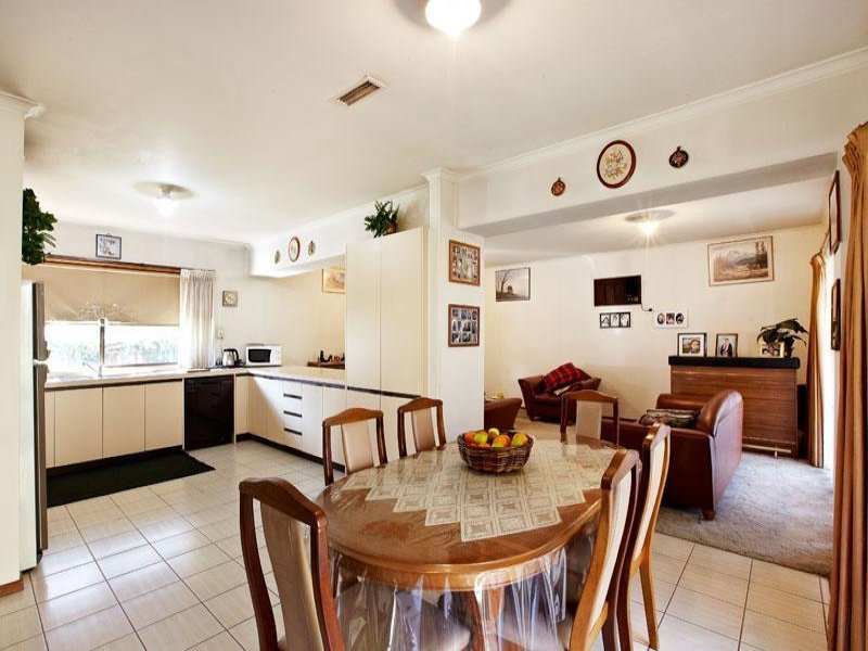 25 Irymple Avenue, Glen Iris image 7