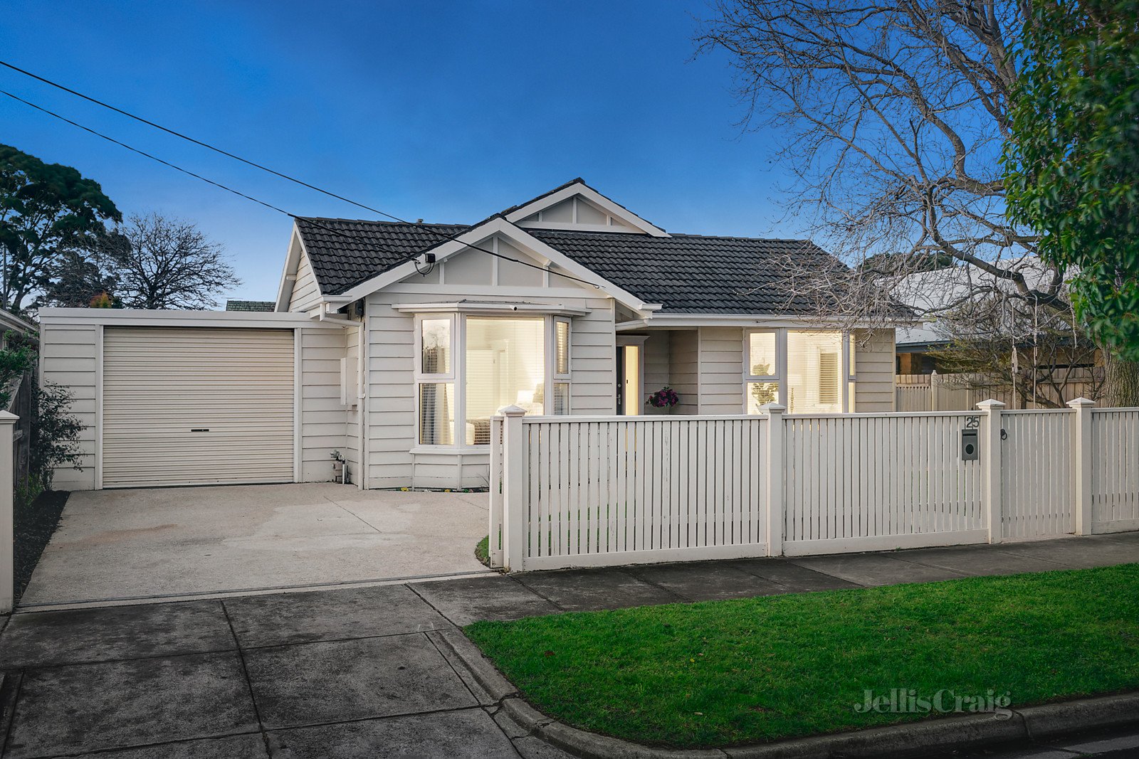 25 James Avenue, Highett image 1