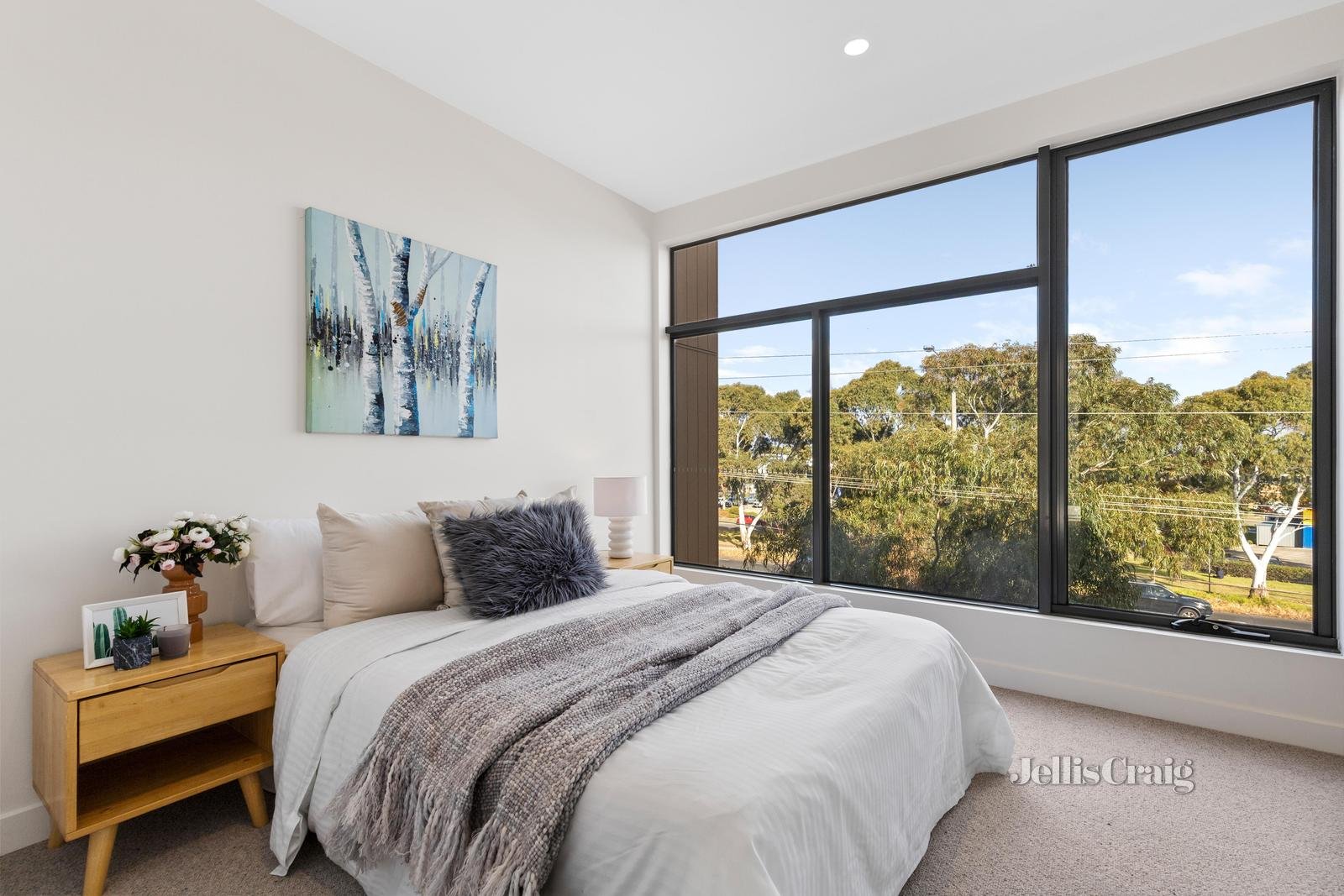 25 Jasmine Circuit, Glen Waverley image 5
