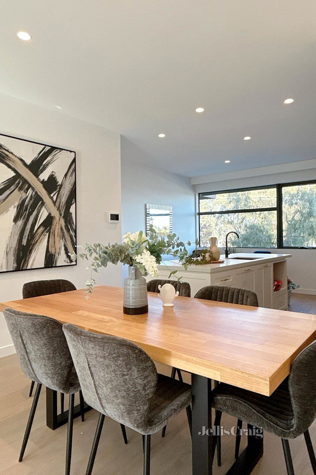 25 Jasmine Circuit, Glen Waverley image 10