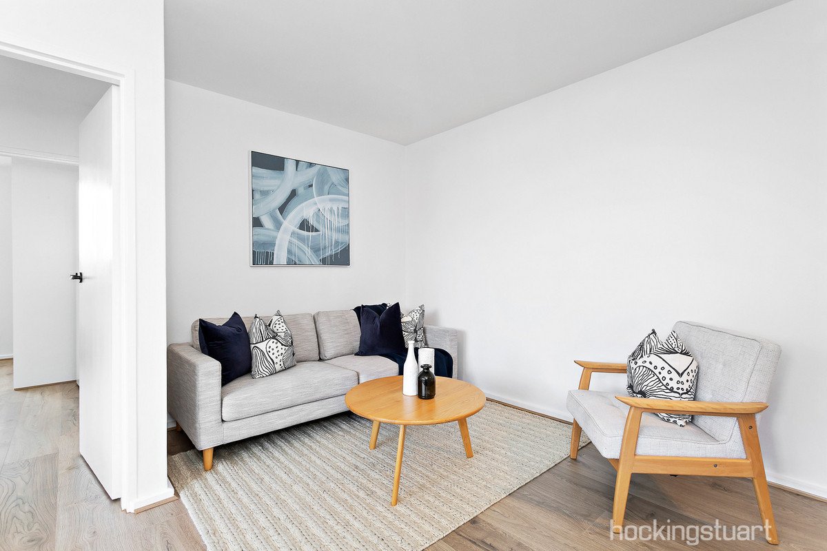 2/5 Kent Road, Box Hill image 2