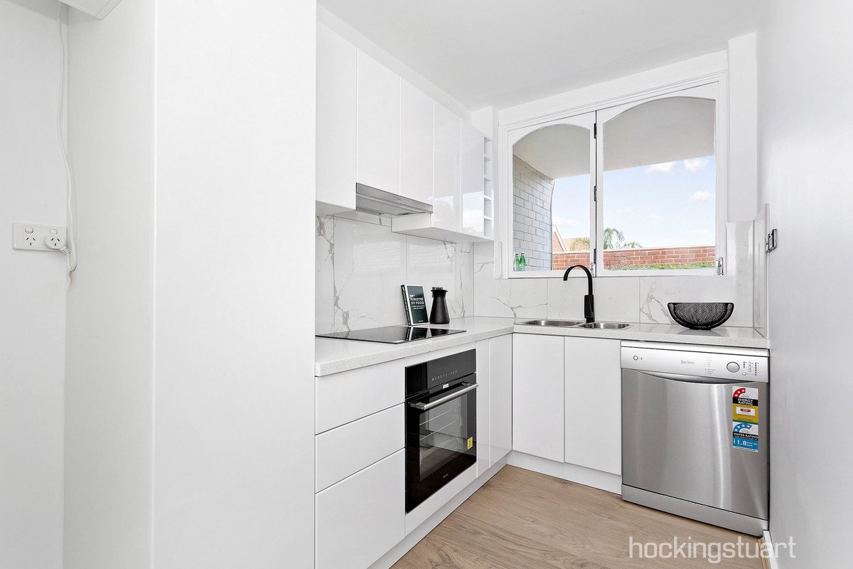 2/5 Kent Road, Box Hill image 4