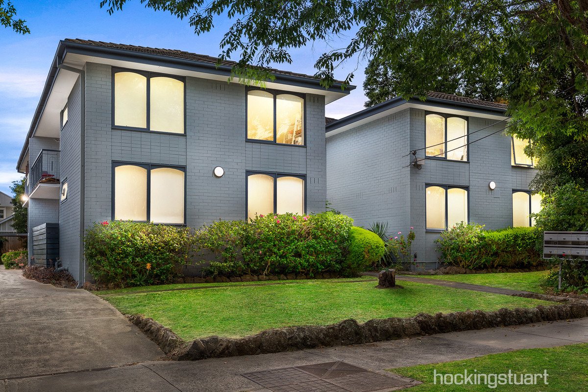 2/5 Kent Road, Box Hill image 9