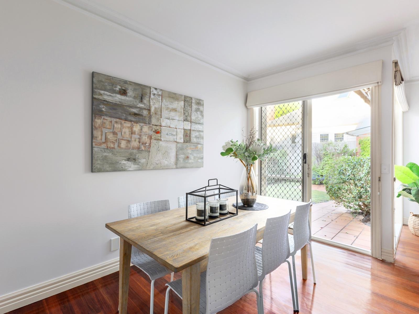 25 Kent Road, Surrey Hills image 4
