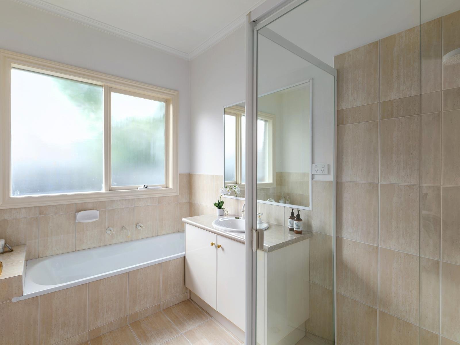 25 Kent Road, Surrey Hills image 8