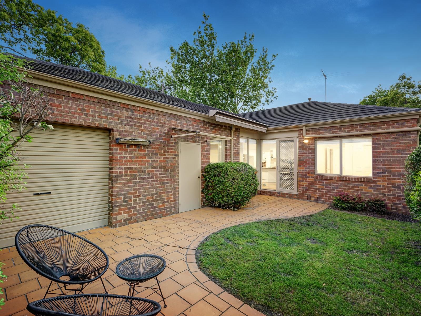25 Kent Road, Surrey Hills image 9