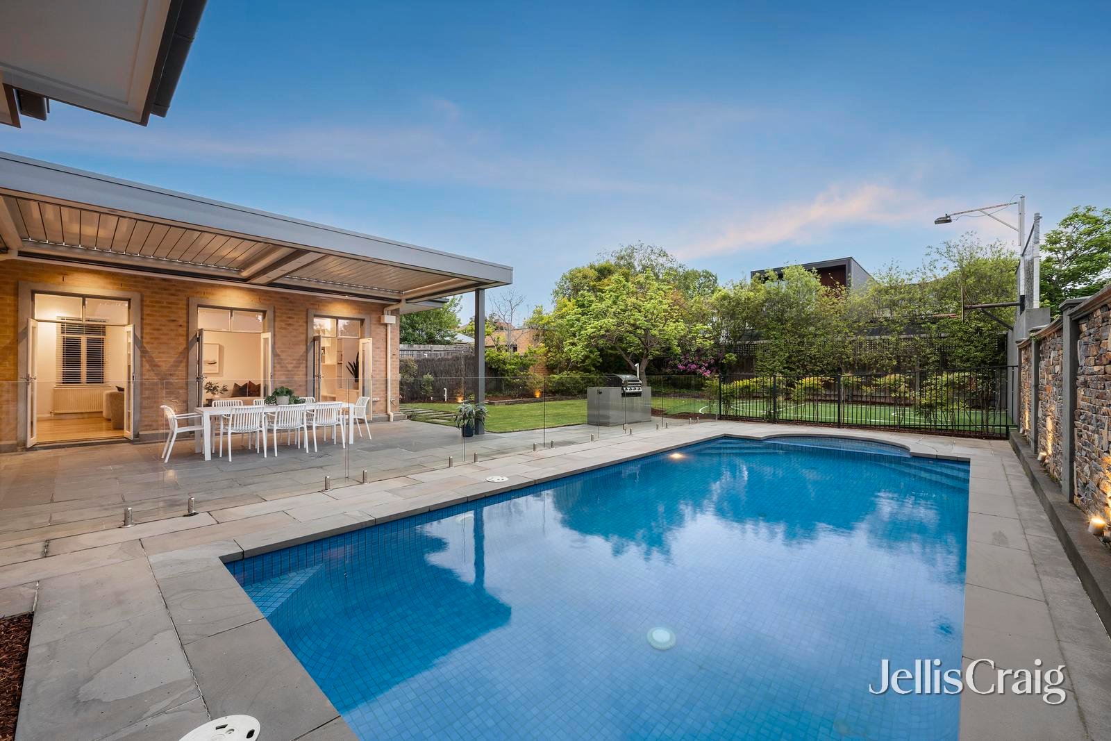 25 Kent Street, Kew image 3