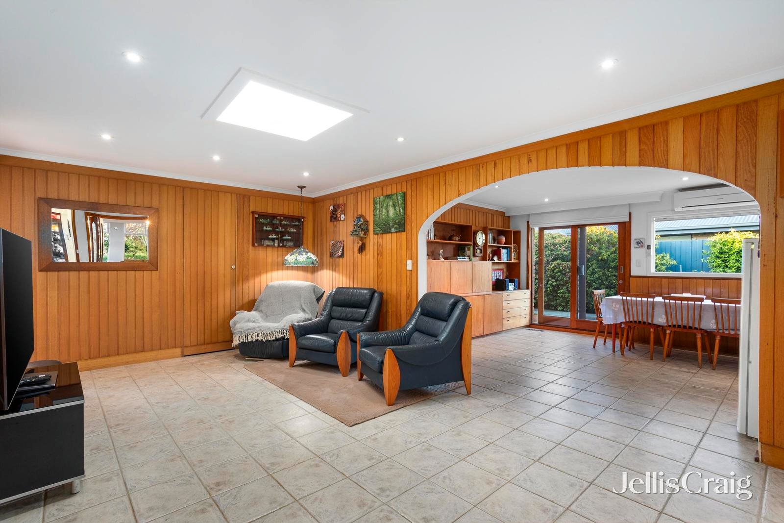 25 Kingswood Avenue, Mount Waverley image 3