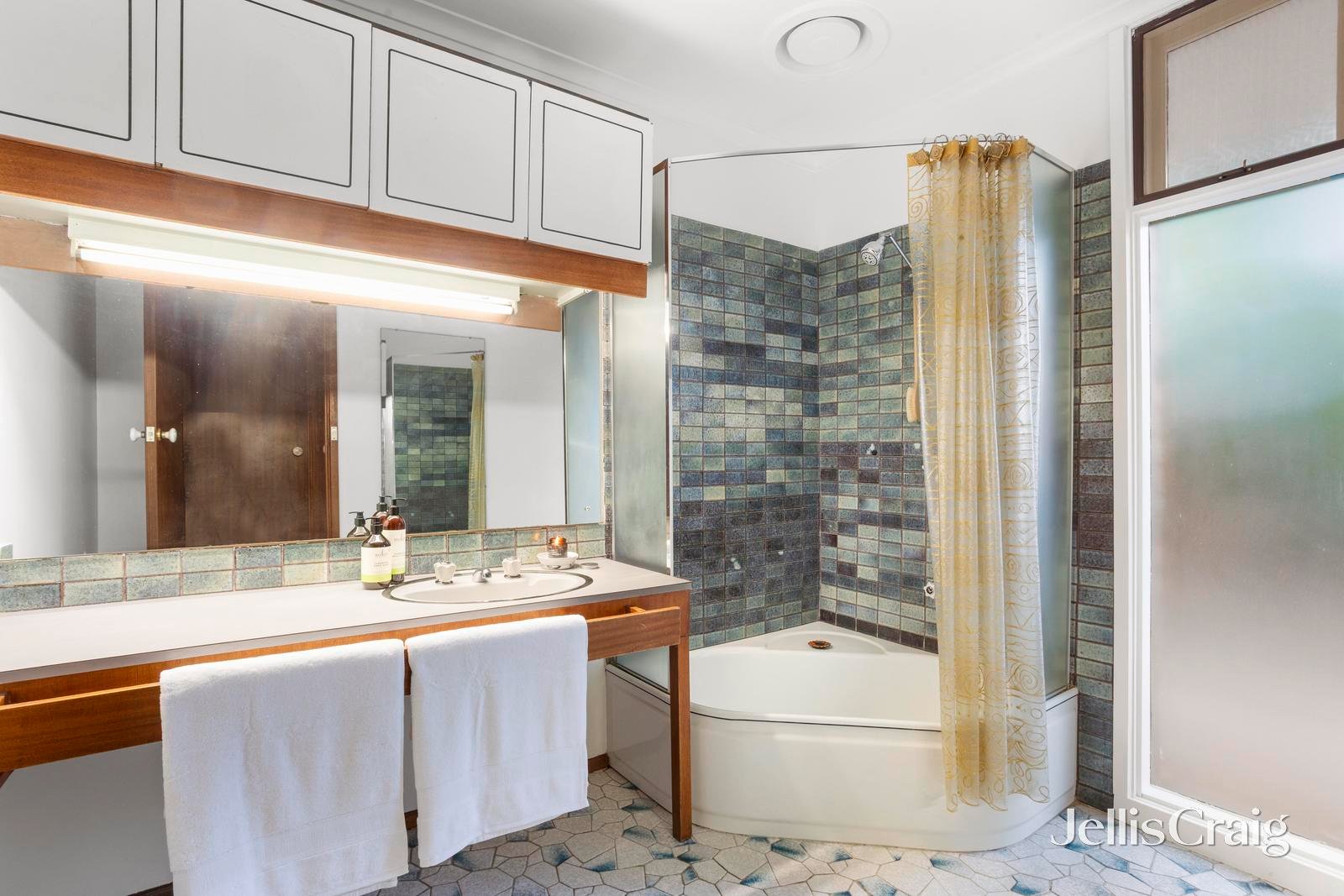 25 Kingswood Avenue, Mount Waverley image 9